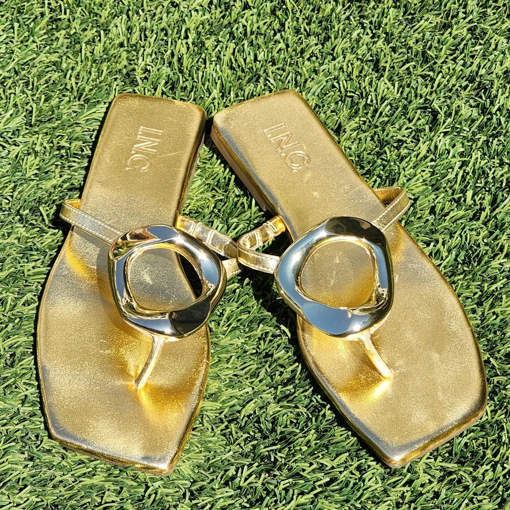 INC International Concepts Women's Yadira Open-Toe Flat Gold Sandals Size 7.5